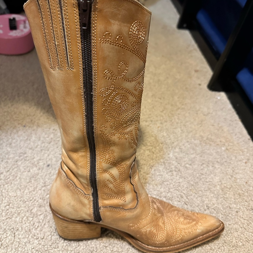 Also cowboy boots